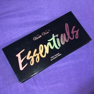 Violet Voss Essentials Palette